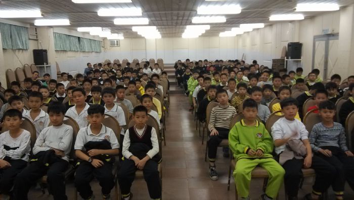 我是男子汉 ——小学部五,六年级男生青春期教育