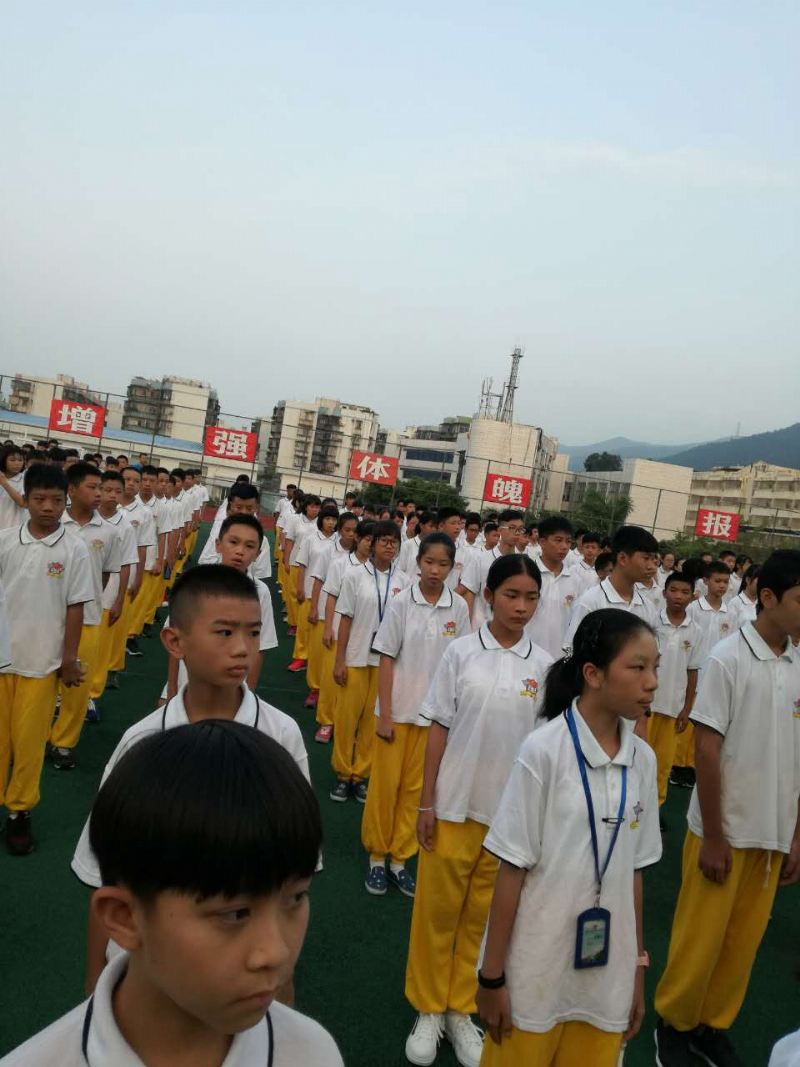 激情飞扬 青春放歌--记加美学校初中部初一新生